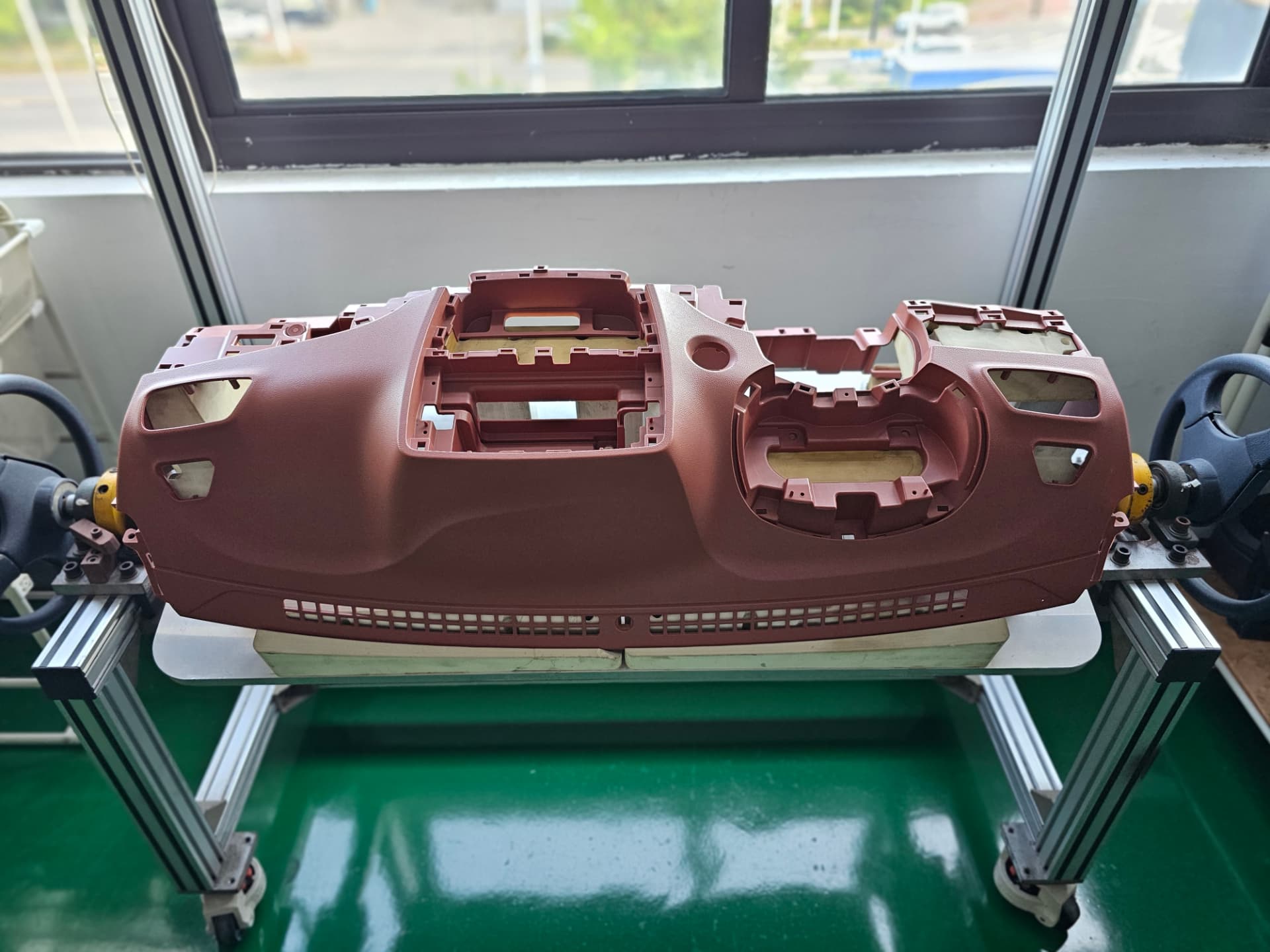 Instrument panel on rotating inspection fixture